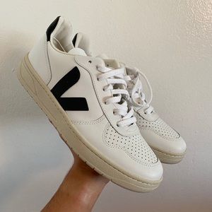 Veja vegan leather shoes size 8 EUR 39